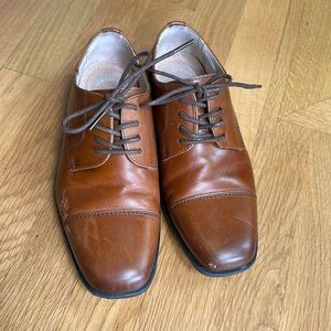 Florsheim leather cap toe derby